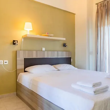 Antico Villas 1 - 10min Walk To The Beach And Ormos Centre, Garden, Bbq