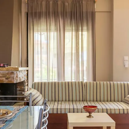 Villa Antico Villas 1 - 10min Walk To The Beach And Ormos Centre, Garden, Bbq